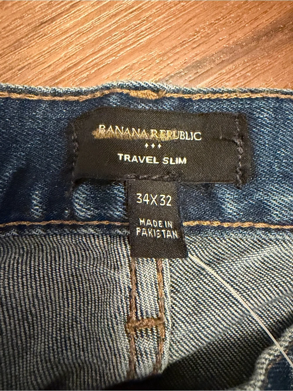 NWT. Banana Republic Men's Travel Slim Jeans in Medium Blue. 34x32
